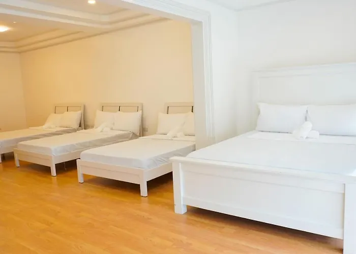 Holiday home Makati Altean Manila