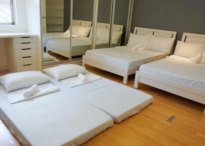 Holiday home Makati Altean Manila