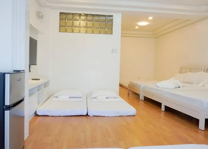 Makati Altean Holiday home *
